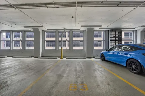 565 West Quincy Street Chicago IL 60661