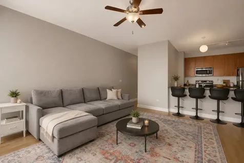 565 West Quincy Street Chicago IL 60661