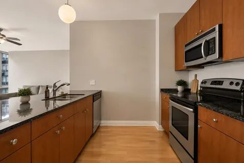 565 West Quincy Street Chicago IL 60661