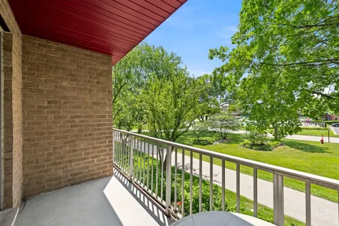 945 East Kenilworth Avenue Palatine IL 60074