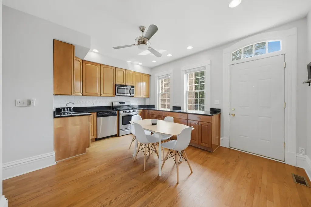 11237 South Champlain Avenue Chicago IL 60628