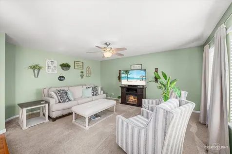712 Christopher Street Plano IL 60545