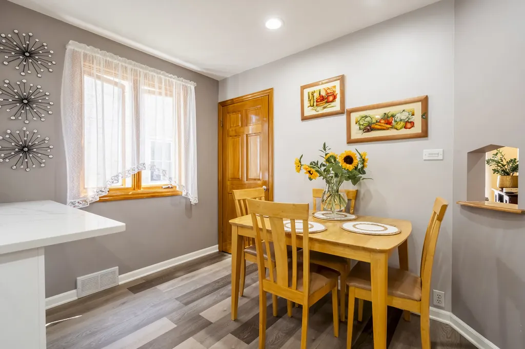 4833 North Moody Avenue Chicago IL 60630