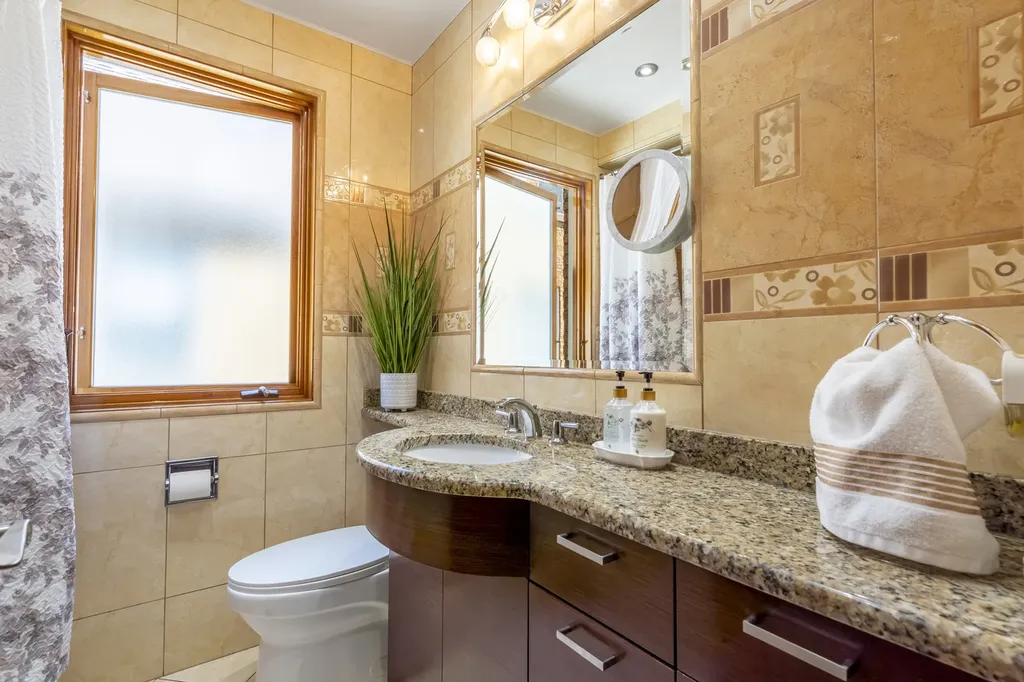 4833 North Moody Avenue Chicago IL 60630