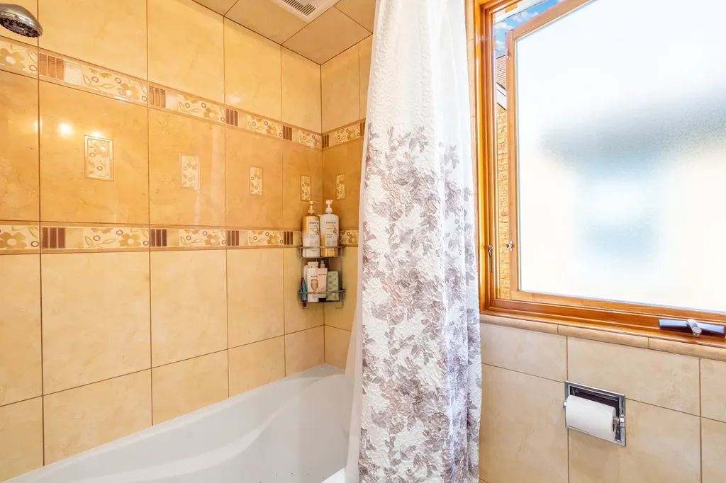 4833 North Moody Avenue Chicago IL 60630