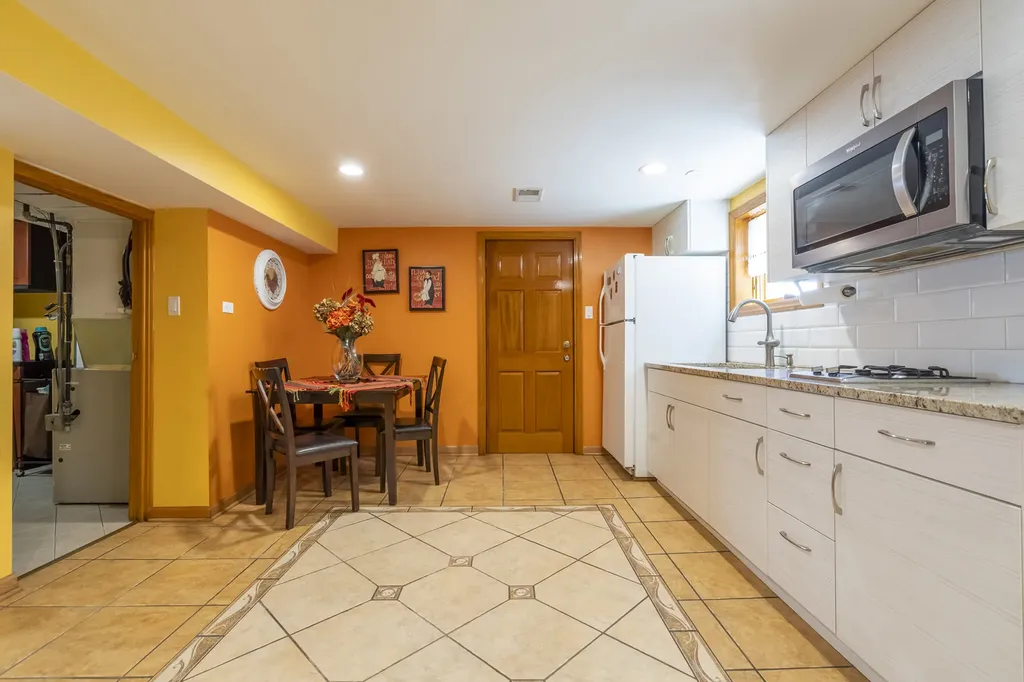 4833 North Moody Avenue Chicago IL 60630