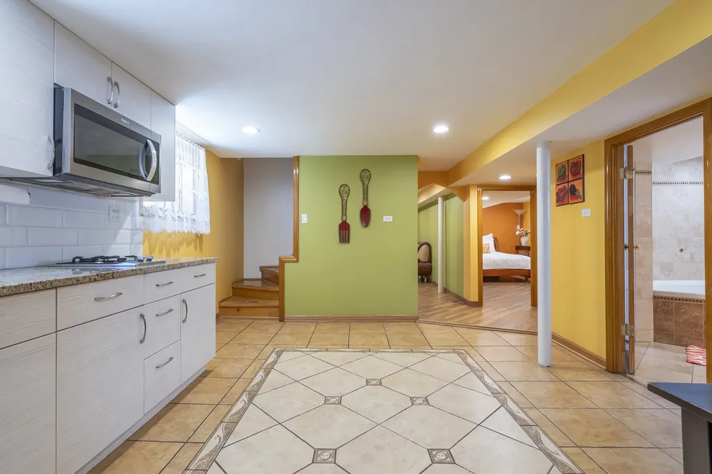 4833 North Moody Avenue Chicago IL 60630