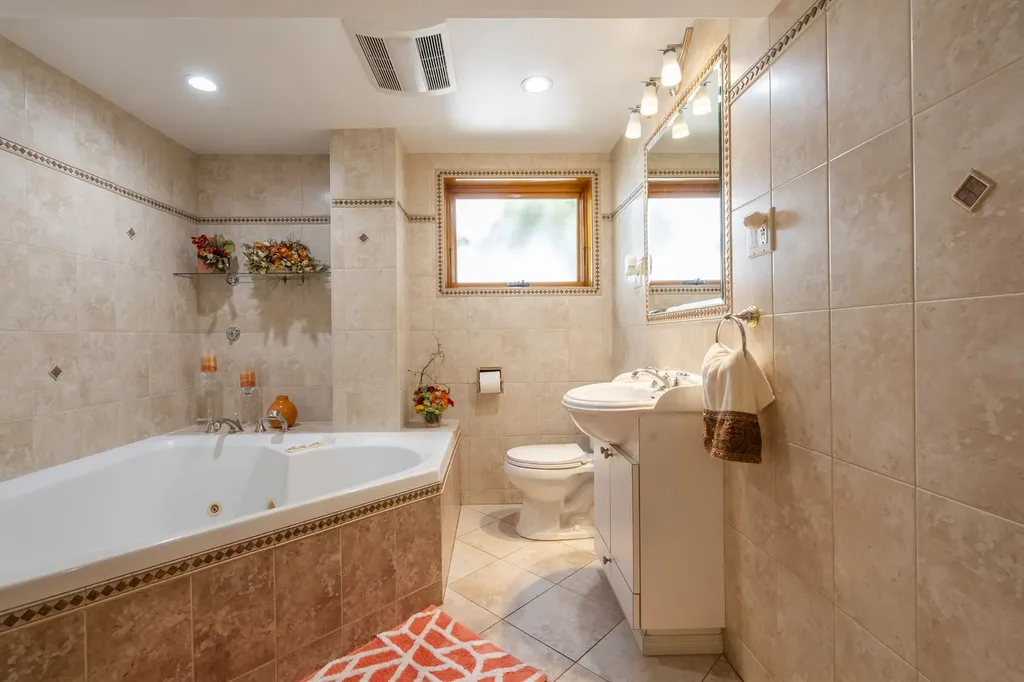 4833 North Moody Avenue Chicago IL 60630