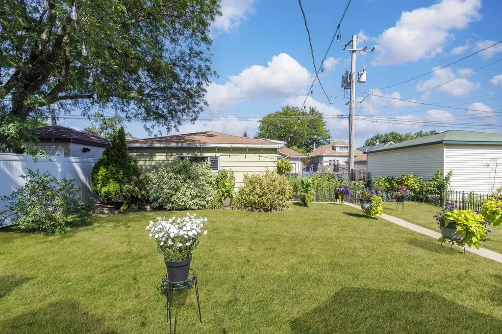 4833 North Moody Avenue Chicago IL 60630