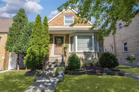 4833 North Moody Avenue Chicago IL 60630