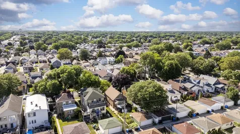 4833 North Moody Avenue Chicago IL 60630