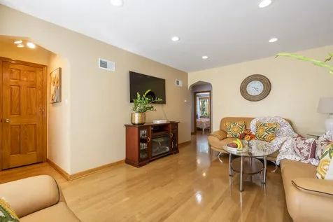 4833 North Moody Avenue Chicago IL 60630