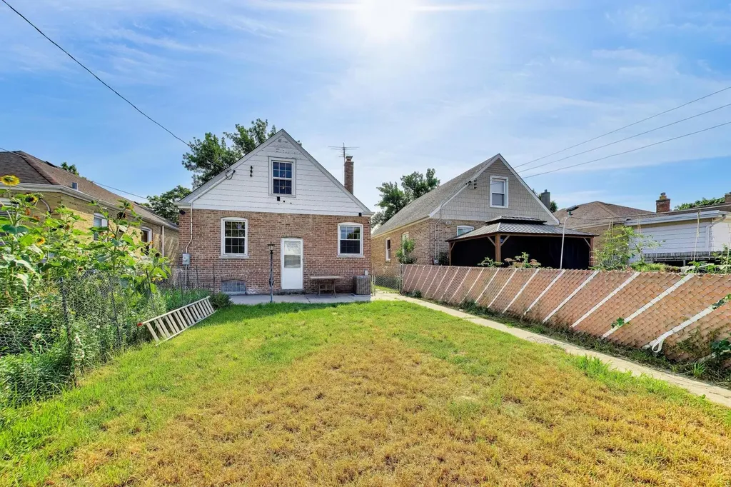 3844 North Pacific Avenue Chicago IL 60634