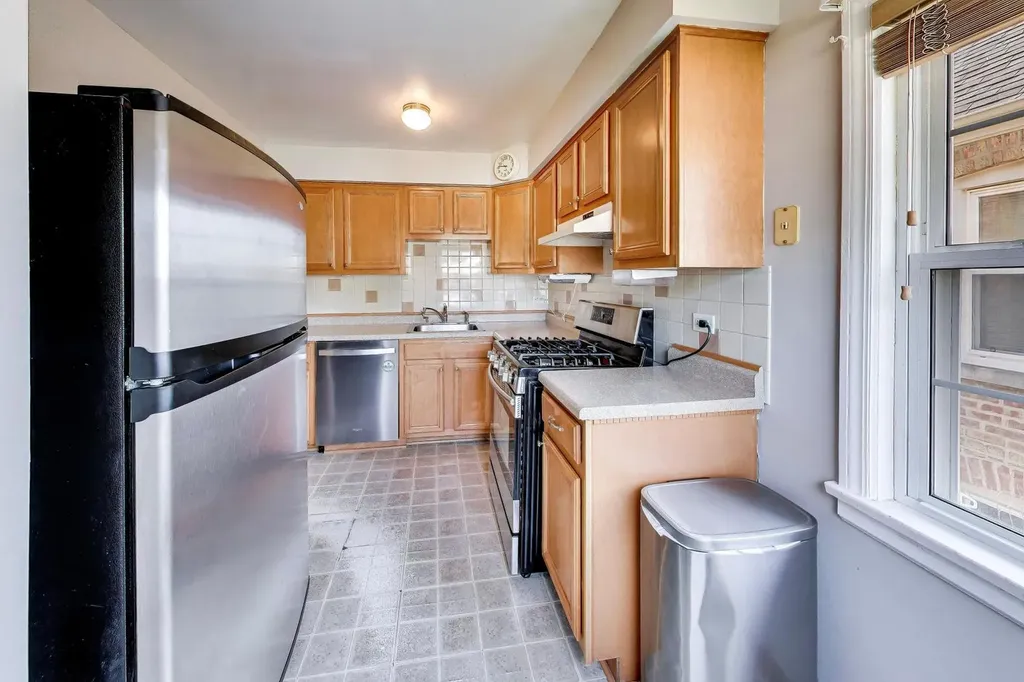 3844 North Pacific Avenue Chicago IL 60634