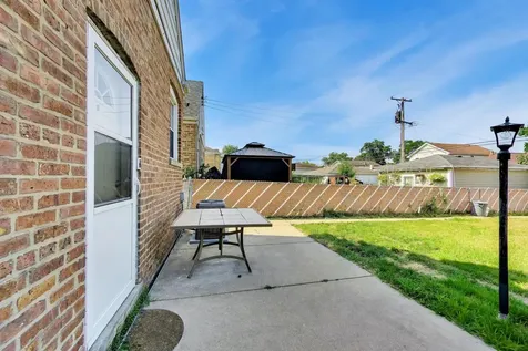 3844 North Pacific Avenue Chicago IL 60634