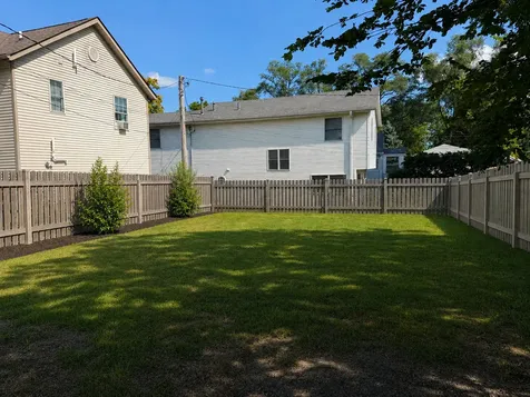 218 Southern Terrace Island Lake IL 60042
