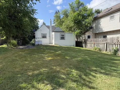 218 Southern Terrace Island Lake IL 60042