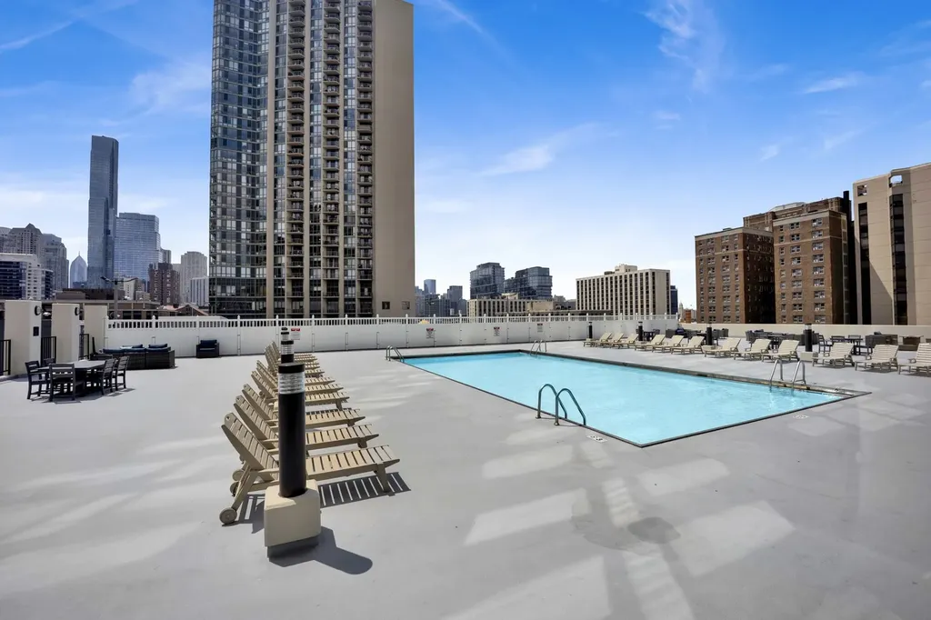 1122 North Clark Street Chicago IL 60610