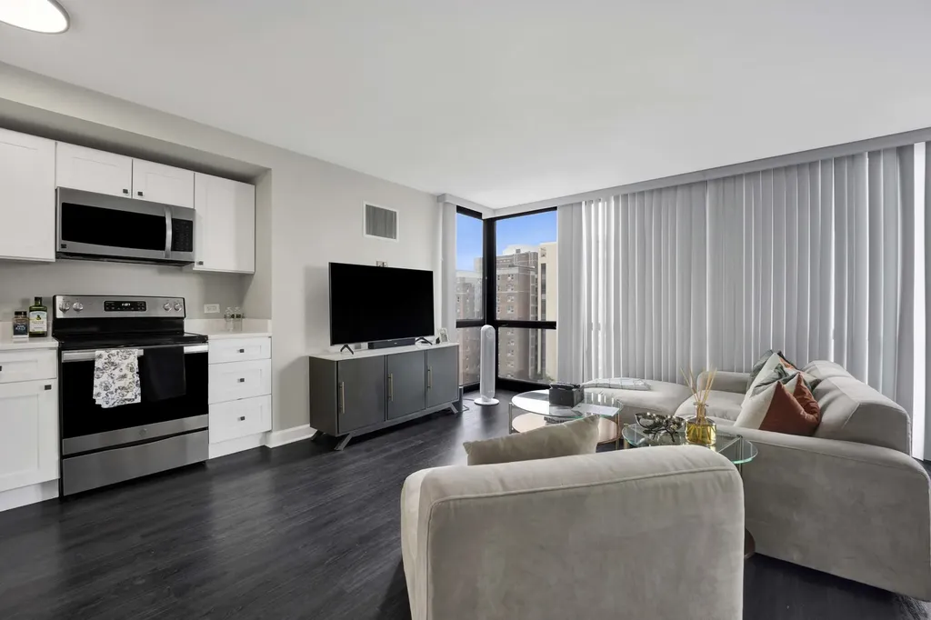 1122 North Clark Street Chicago IL 60610