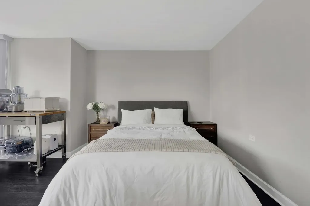1122 North Clark Street Chicago IL 60610