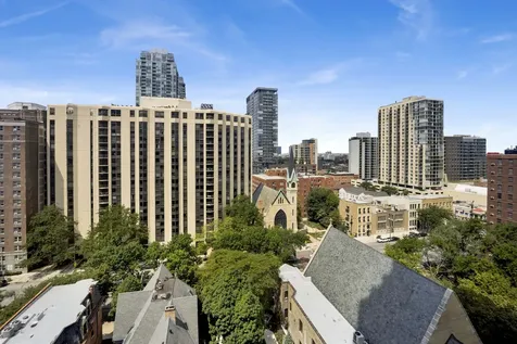 1122 North Clark Street Chicago IL 60610
