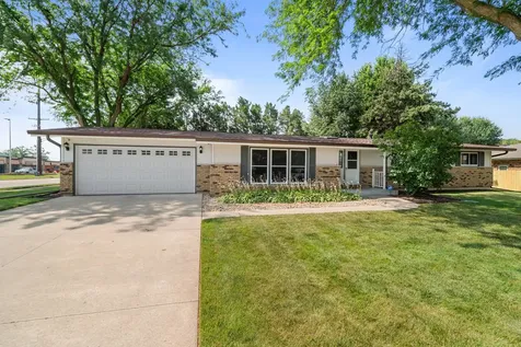 216 Linder Lane Rochelle IL 61068