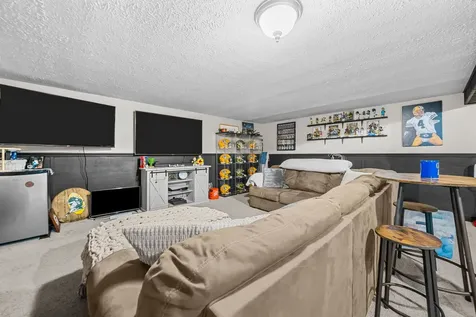 216 Linder Lane Rochelle IL 61068