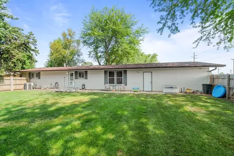 216 Linder Lane Rochelle IL 61068