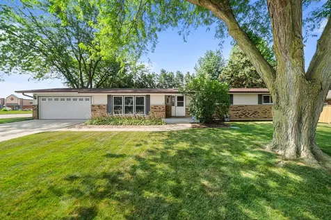 216 Linder Lane Rochelle IL 61068