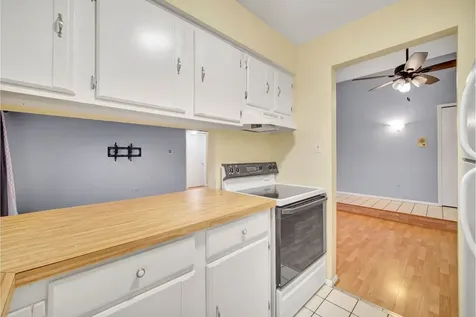 13911 James Drive Crestwood IL 60418