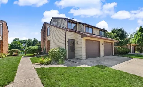 2142 Harbortown Circle Champaign IL 61821