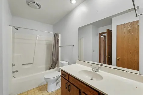 2142 Harbortown Circle Champaign IL 61821