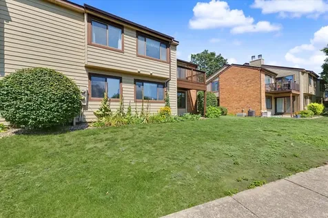 2142 Harbortown Circle Champaign IL 61821