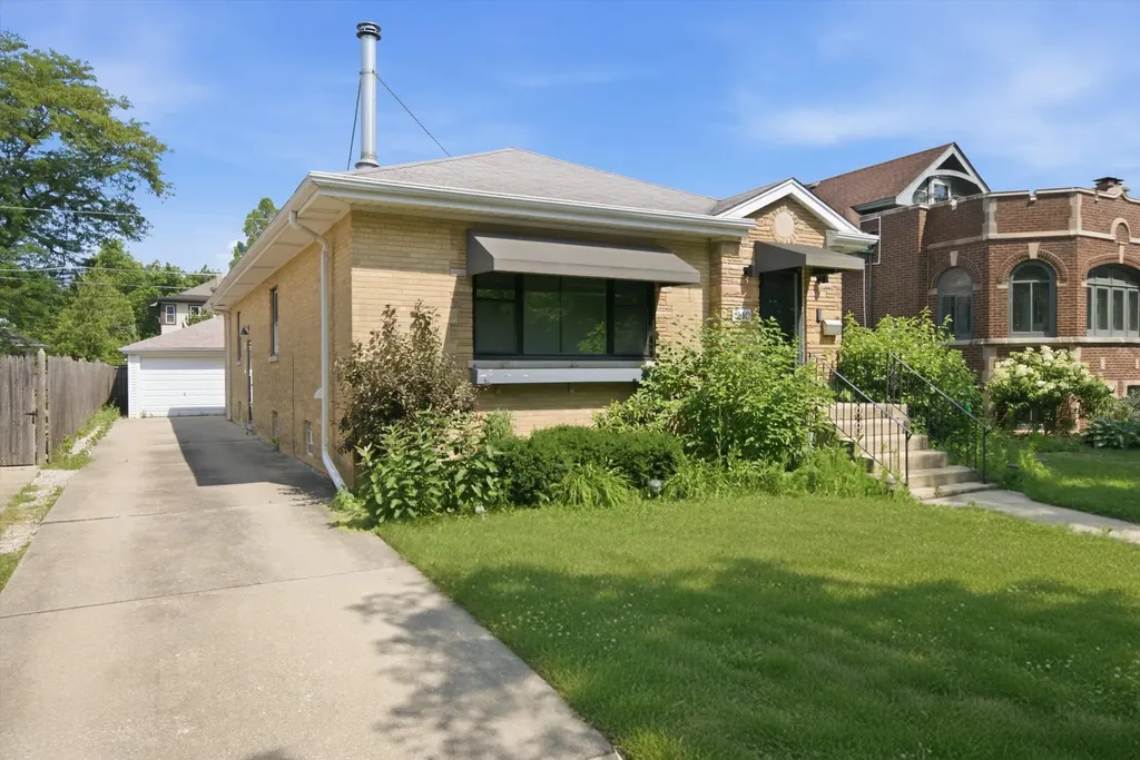 940 North Oak Park Avenue Oak Park IL 60302