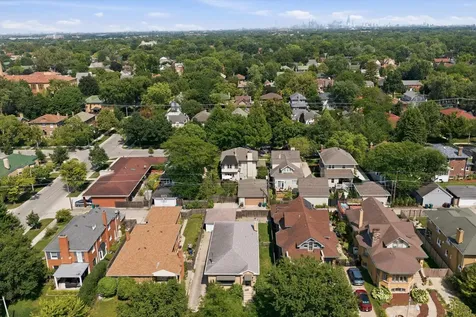 940 North Oak Park Avenue Oak Park IL 60302