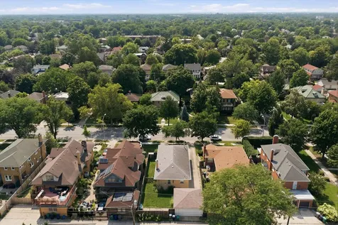 940 North Oak Park Avenue Oak Park IL 60302