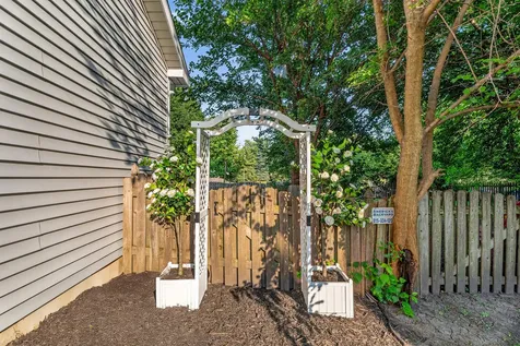 2246 Margaret Drive Montgomery IL 60538