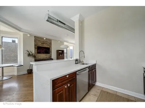 1135 West Webster Avenue Chicago IL 60614