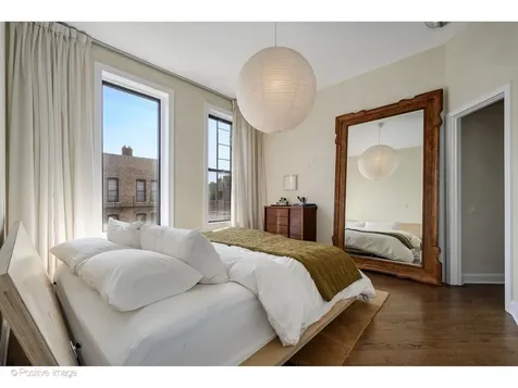 1135 West Webster Avenue Chicago IL 60614