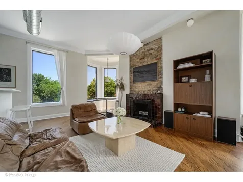 1135 West Webster Avenue Chicago IL 60614