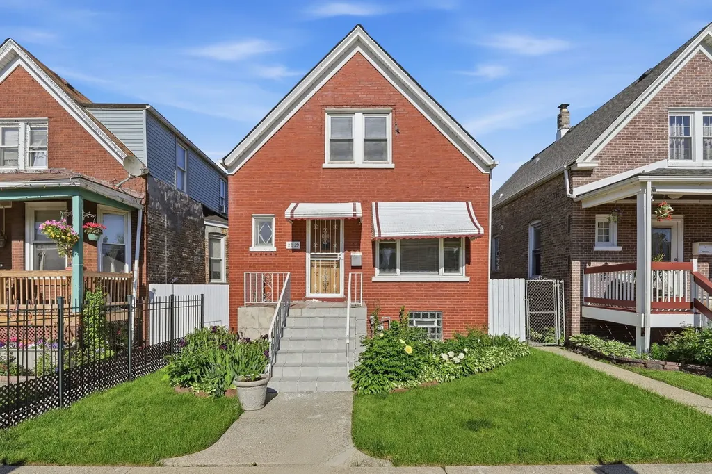 2229 North Kedvale Avenue Chicago IL 60639
