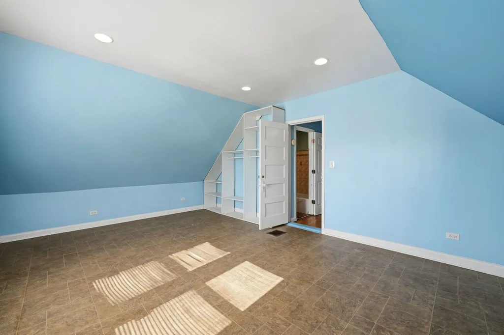 2229 North Kedvale Avenue Chicago IL 60639