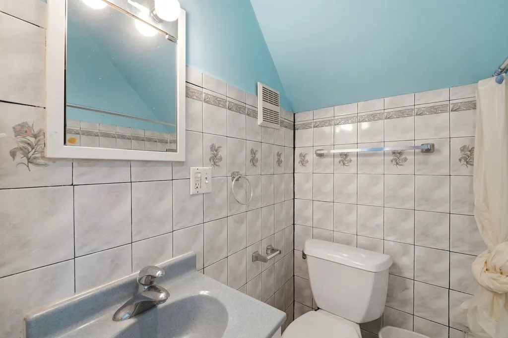 2229 North Kedvale Avenue Chicago IL 60639