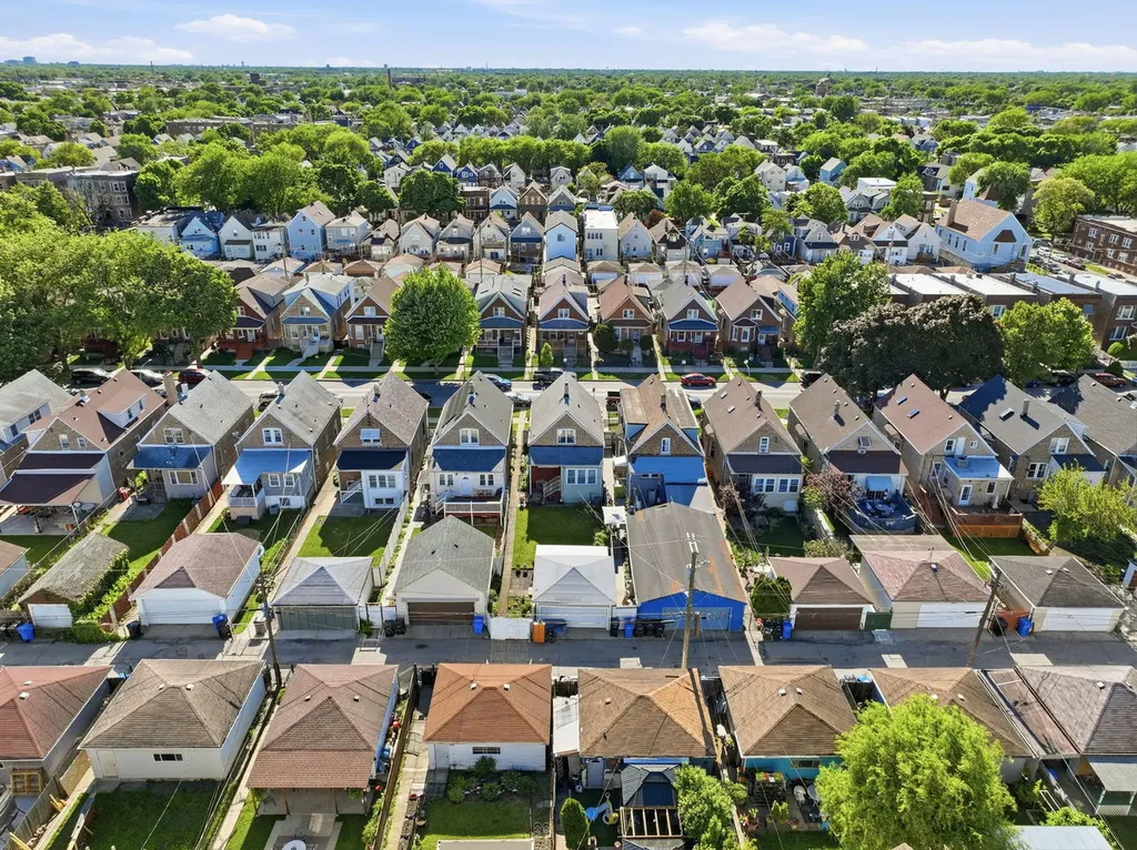 2229 North Kedvale Avenue Chicago IL 60639