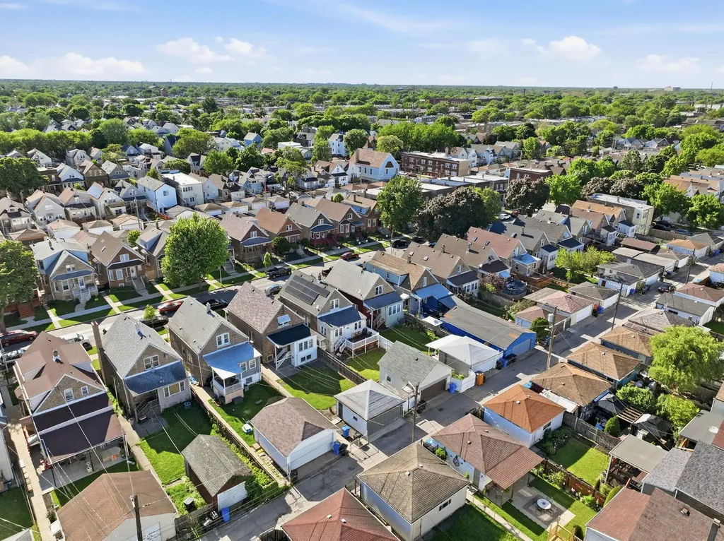 2229 North Kedvale Avenue Chicago IL 60639