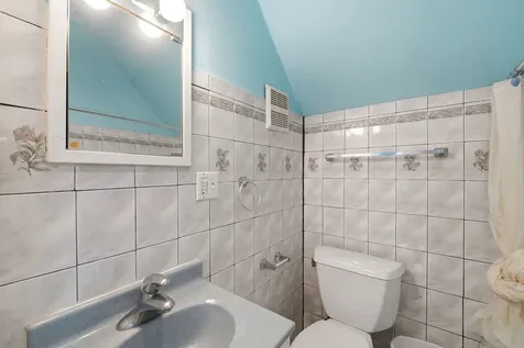 2229 North Kedvale Avenue Chicago IL 60639