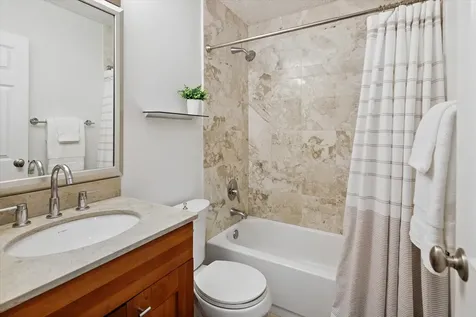 450 West Briar Place Chicago IL 60657