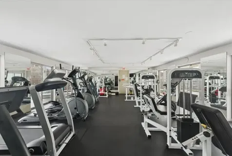 450 West Briar Place Chicago IL 60657
