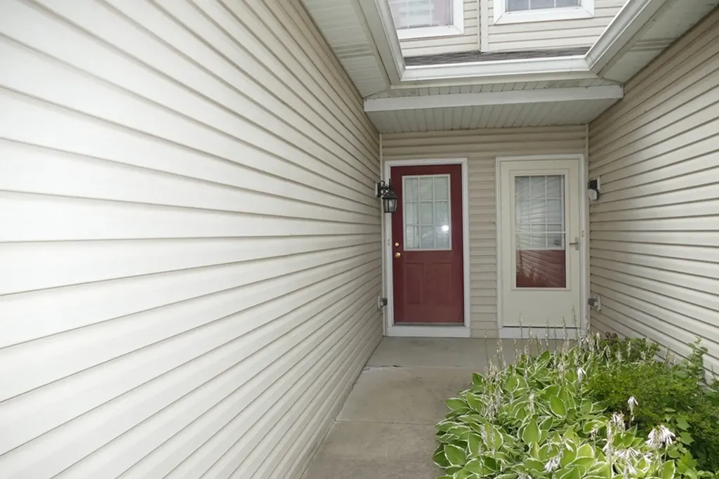 1995 Golden Gate Lane Naperville IL 60563