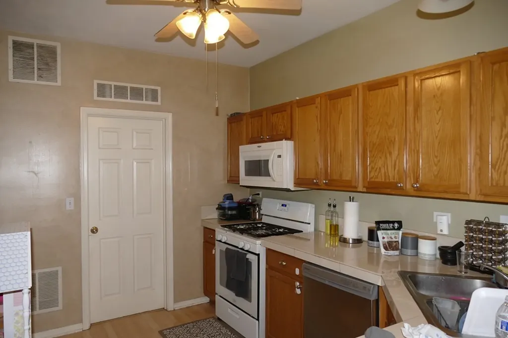 1995 Golden Gate Lane Naperville IL 60563
